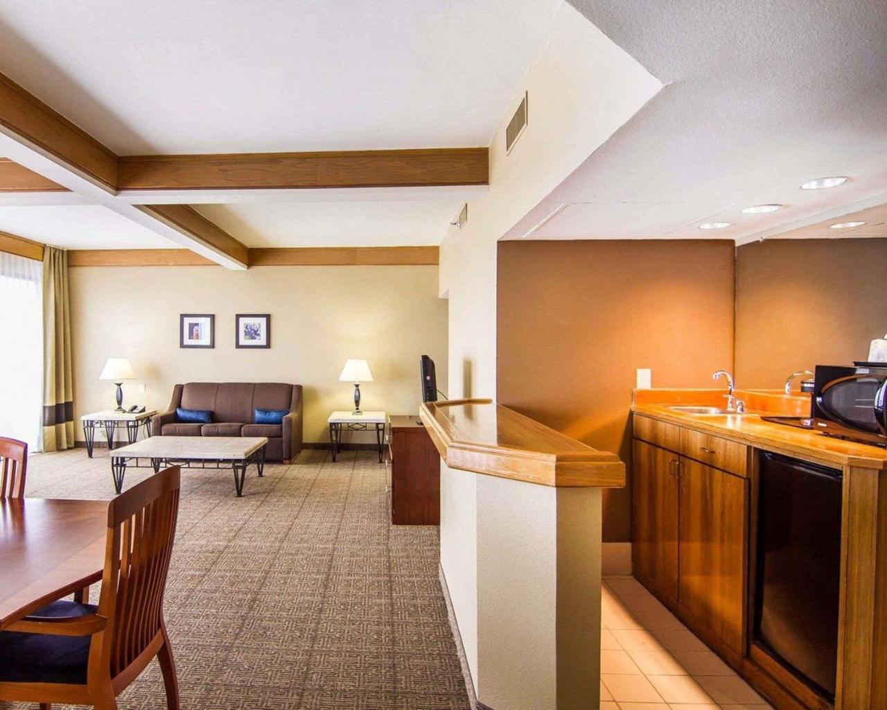 Comfort Inn & Suites Plano East Exteriör bild